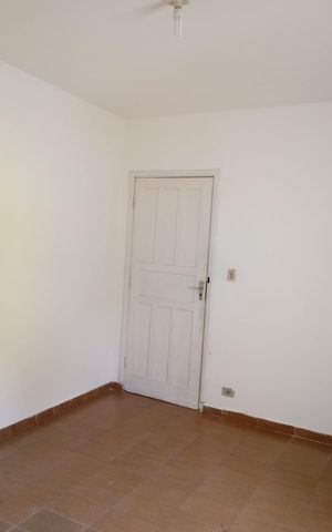 Casa à venda com 200m², 6 quartos e 4 vagas Casa à venda com 200m², 6 quartos e 4 vagasQuarto Casa 3