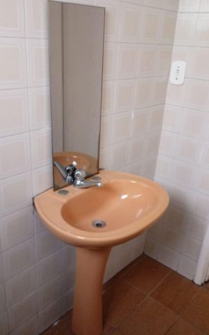 Casa à venda com 200m², 6 quartos e 4 vagas Casa à venda com 200m², 6 quartos e 4 vagasBanheiro Casa 3