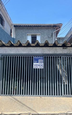 Casa à venda com 150m², 4 quartos e 2 vagas Casa à venda com 150m², 4 quartos e 2 vagasFachada+Placa