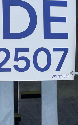 Casa à venda com 150m², 4 quartos e 2 vagas Casa à venda com 150m², 4 quartos e 2 vagasWYNY-650