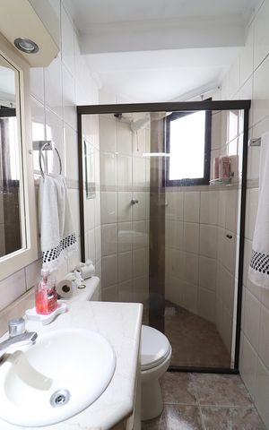 Apartamento à venda com 64m², 2 quartos e 2 vagasBanheiro Social
