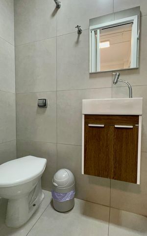 Apartamento para alugar com 100m², 2 quartos e 1 vaga Apartamento para alugar com 100m², 2 quartos e 1 vagaBanheiro de serviço