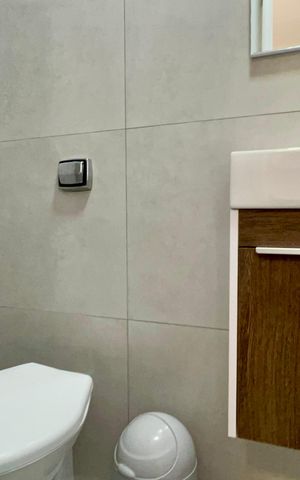 Apartamento para alugar com 100m², 2 quartos e 1 vaga Apartamento para alugar com 100m², 2 quartos e 1 vagaBanheiro de serviço