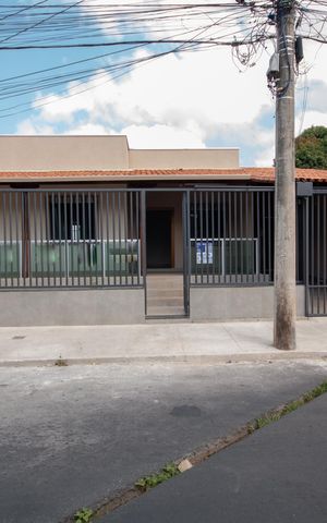 Casa à venda com 360m², 3 quartos e 2 vagasFachada