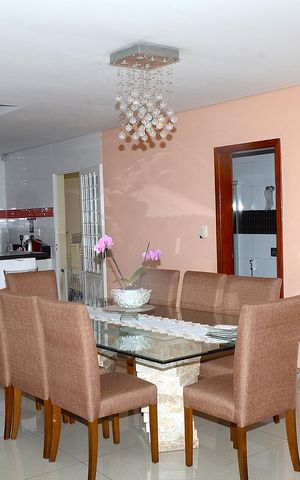Casa para alugar com 300m², 3 quartos e 2 vagasSala