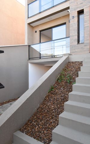 Casa para alugar com 225m², 3 quartos e 4 vagasFachada