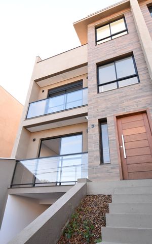 Casa para alugar com 225m², 3 quartos e 4 vagasFachada