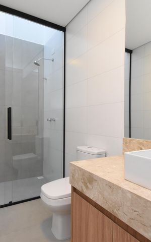 Casa para alugar com 225m², 3 quartos e 4 vagasBanheiro da Suíte 1