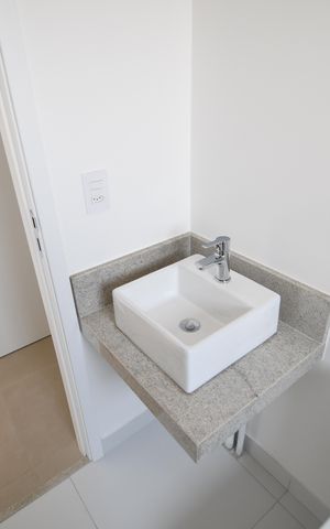 Apartamento à venda com 80m², 2 quartos e 2 vagasBanheiro da Suíte 1