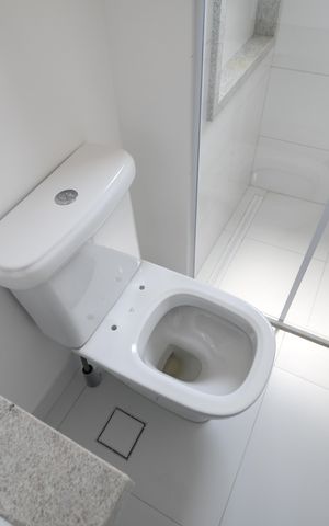 Apartamento à venda com 80m², 2 quartos e 2 vagasBanheiro da Suíte 1