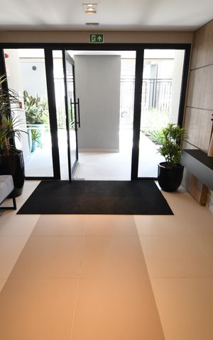 Apartamento à venda com 80m², 2 quartos e 2 vagasHall social