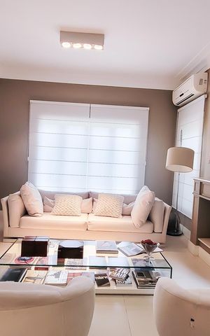 Casa de condomínio à venda com 439m², 4 quartos e 6 vagas Casa de condomínio à venda com 439m², 4 quartos e 6 vagasSala