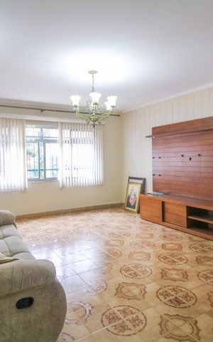 Casa à venda com 138m², 4 quartos e 1 vagaSala