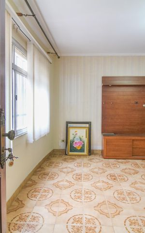 Casa à venda com 138m², 4 quartos e 1 vagaSala
