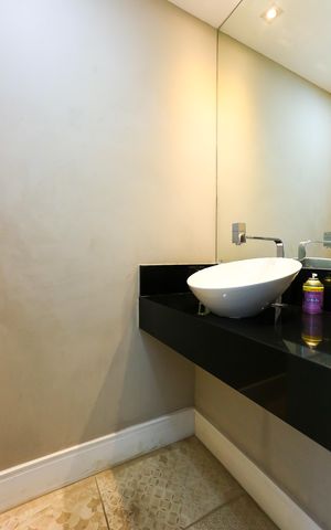 Apartamento à venda com 177m², 3 quartos e 3 vagas Apartamento à venda com 177m², 3 quartos e 3 vagasLavabo