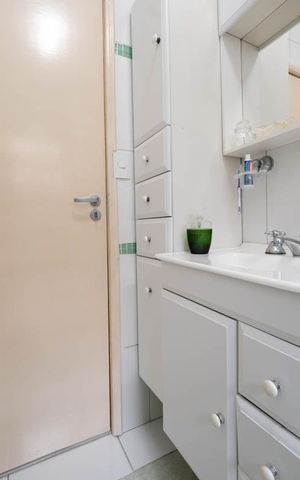 Casa para alugar com 210m², 2 quartos e 2 vagasBanheiro 1