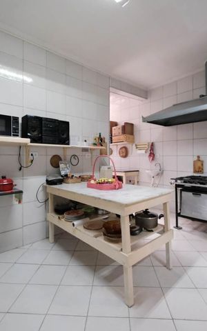 Casa para alugar com 210m², 2 quartos e 2 vagasCozinha