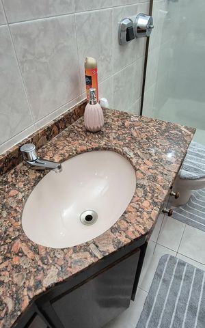 Casa à venda com 242m², 3 quartos e 2 vagasBanheiro Social