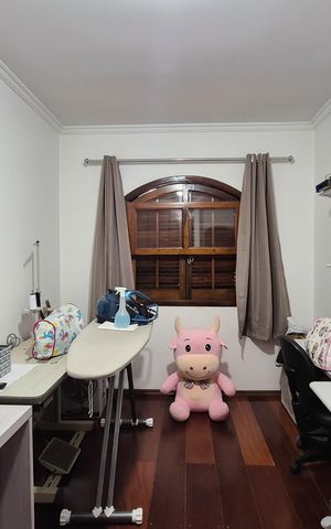 Casa à venda com 242m², 3 quartos e 2 vagasQuarto 2