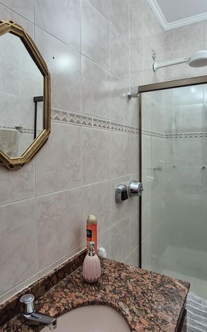 Casa à venda com 242m², 3 quartos e 2 vagasBanheiro Social