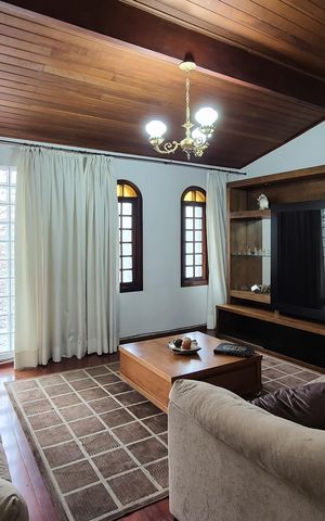 Casa à venda com 242m², 3 quartos e 2 vagasSala 2