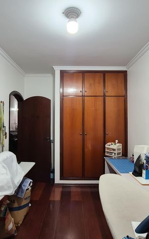 Casa à venda com 242m², 3 quartos e 2 vagasQuarto 2