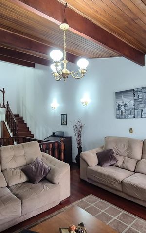 Casa à venda com 242m², 3 quartos e 2 vagasSala 2