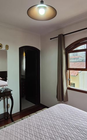 Casa à venda com 242m², 3 quartos e 2 vagasSuíte