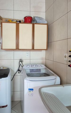 Casa à venda com 242m², 3 quartos e 2 vagasÁrea de Serviço