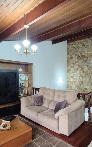 Casa à venda com 242m², 3 quartos e 2 vagasSala 2