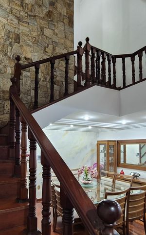 Casa à venda com 242m², 3 quartos e 2 vagascorredor