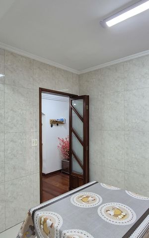 Casa à venda com 242m², 3 quartos e 2 vagasCozinha - Armários