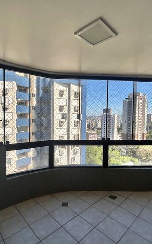 Apartamento à venda com 187m², 3 quartos e 2 vagasSacada - Sala