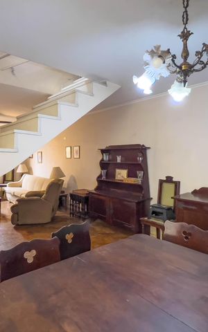 Casa à venda com 167m², 3 quartos e 2 vagas Casa à venda com 167m², 3 quartos e 2 vagasSala