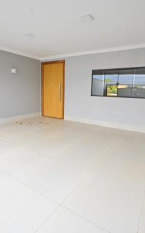 Casa à venda com 132m², 3 quartos e 4 vagas Casa à venda com 132m², 3 quartos e 4 vagasÁrea Externa