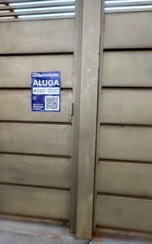 Casa à venda com 132m², 3 quartos e 4 vagas Casa à venda com 132m², 3 quartos e 4 vagasFachada