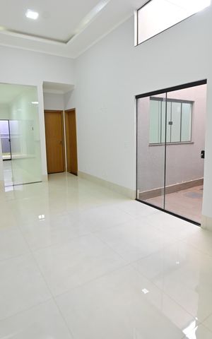 Casa à venda com 132m², 3 quartos e 4 vagas Casa à venda com 132m², 3 quartos e 4 vagasSala