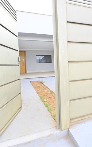 Casa à venda com 132m², 3 quartos e 4 vagas Casa à venda com 132m², 3 quartos e 4 vagasFachada