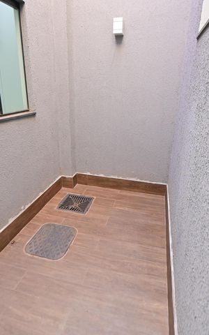 Casa à venda com 132m², 3 quartos e 4 vagas Casa à venda com 132m², 3 quartos e 4 vagasVaranda