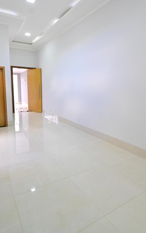 Casa à venda com 132m², 3 quartos e 4 vagas Casa à venda com 132m², 3 quartos e 4 vagasSala