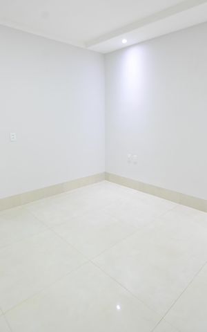 Casa à venda com 132m², 3 quartos e 4 vagas Casa à venda com 132m², 3 quartos e 4 vagasSu
