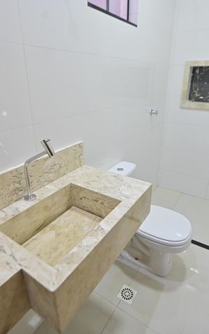 Casa à venda com 132m², 3 quartos e 4 vagas Casa à venda com 132m², 3 quartos e 4 vagasBanheiro