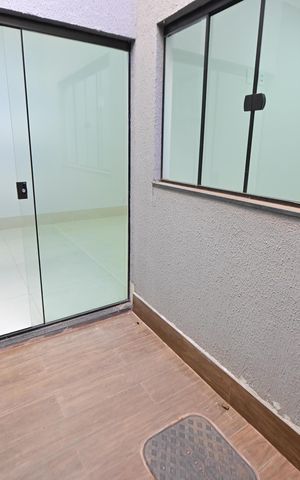 Casa à venda com 132m², 3 quartos e 4 vagas Casa à venda com 132m², 3 quartos e 4 vagasVaranda