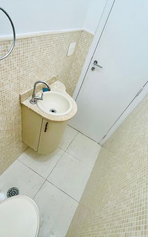 Casa de condomínio à venda com 210m², 3 quartos e 3 vagas Casa de condomínio à venda com 210m², 3 quartos e 3 vagasLavabo