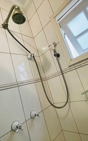 Casa de condomínio à venda com 210m², 3 quartos e 3 vagas Casa de condomínio à venda com 210m², 3 quartos e 3 vagasBanheiro Suíte