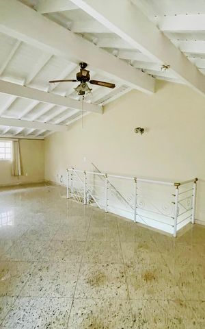 Casa de condomínio à venda com 210m², 3 quartos e 3 vagas Casa de condomínio à venda com 210m², 3 quartos e 3 vagasCobertura