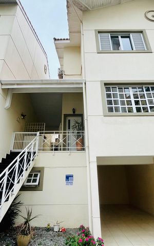Casa de condomínio à venda com 210m², 3 quartos e 3 vagas Casa de condomínio à venda com 210m², 3 quartos e 3 vagasFachada - Placa