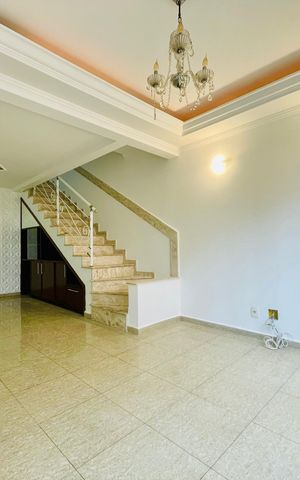 Casa de condomínio à venda com 210m², 3 quartos e 3 vagas Casa de condomínio à venda com 210m², 3 quartos e 3 vagasSala