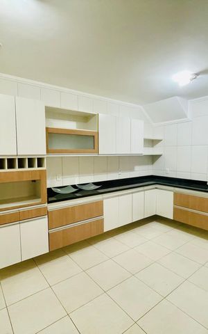 Casa de condomínio à venda com 210m², 3 quartos e 3 vagas Casa de condomínio à venda com 210m², 3 quartos e 3 vagasCozinha