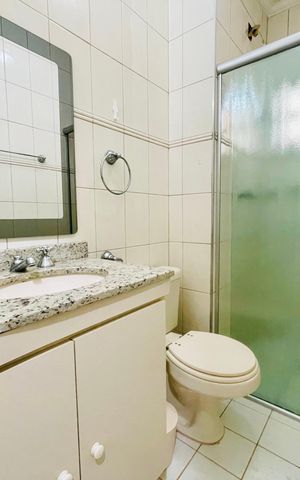 Casa de condomínio à venda com 210m², 3 quartos e 3 vagas Casa de condomínio à venda com 210m², 3 quartos e 3 vagasBanheiro
